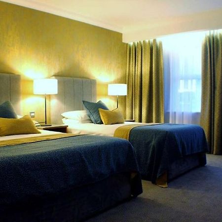 Downings Bay Hotel Bagian luar foto