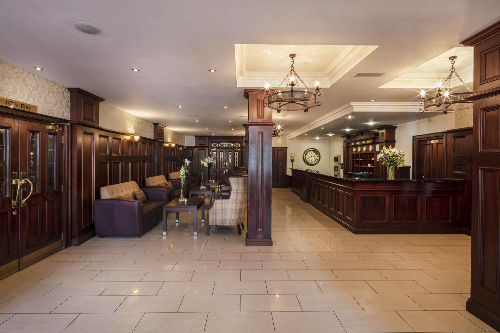 Downings Bay Hotel Bagian luar foto